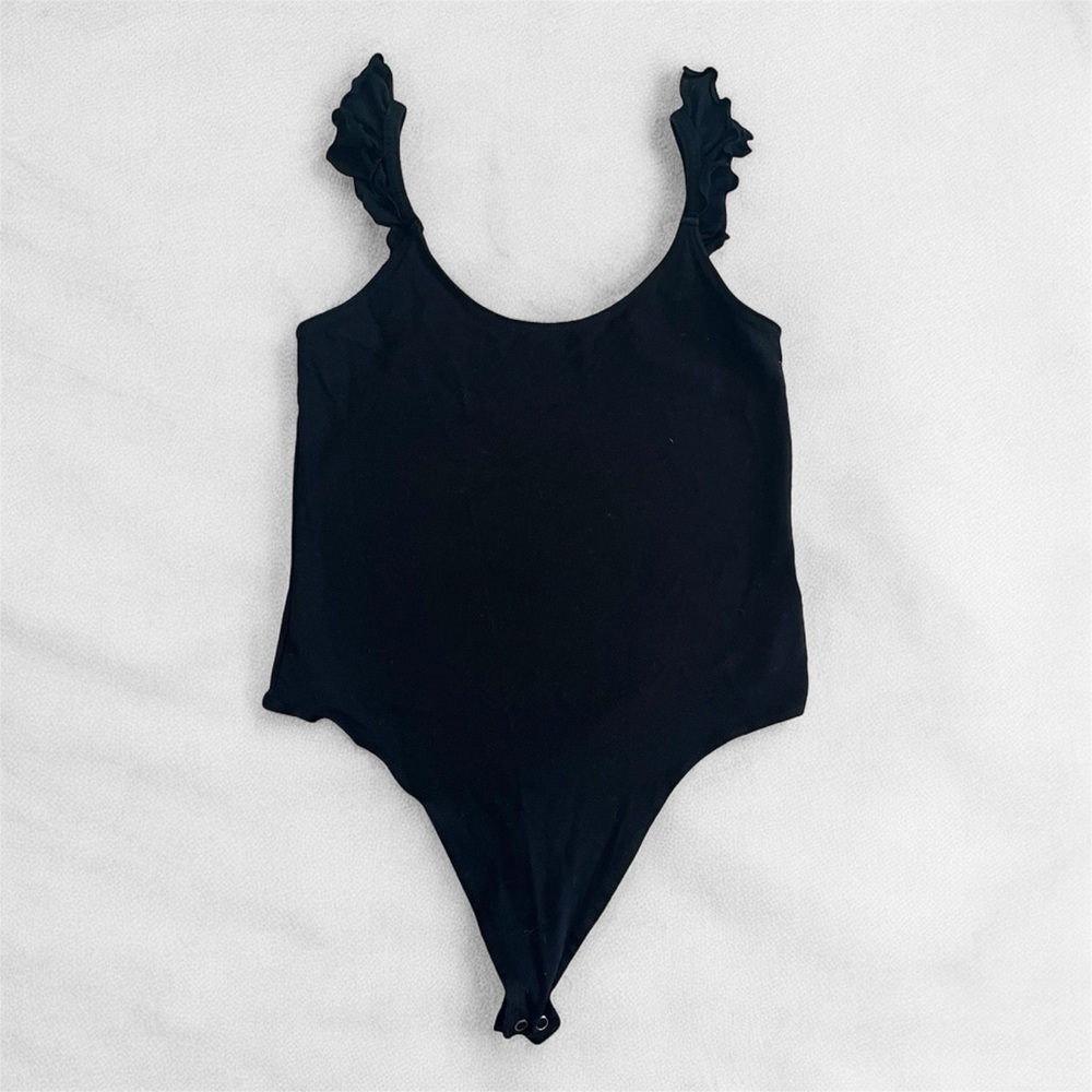 American Eagle Womens Black Ruffle Strap Bodysuit Stretch Size Medium